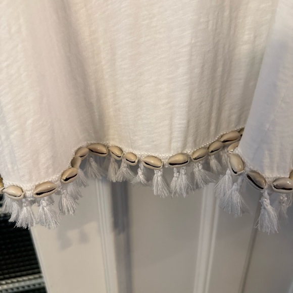 Lilly Pulitzer LOT OF 2 Tops Sleeveless 1- White 1- Blue Fringe Trim Sz M - Picture 5 of 16